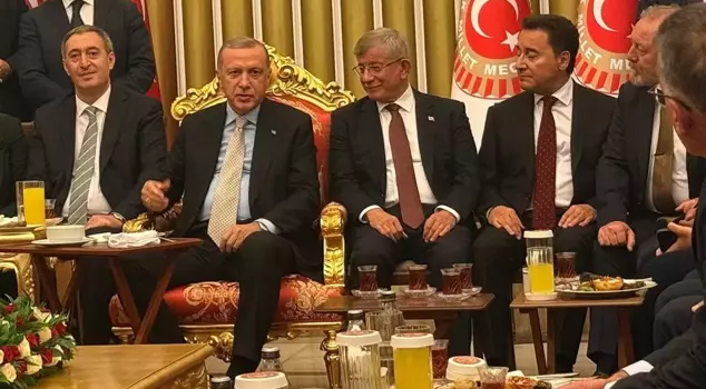 Years later, they came together! Here is the behind-the-scenes story of the striking photo at the Turkish Grand National Assembly (TBMM).