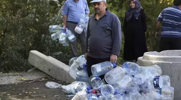Water supply crisis in Ankara: Citizens flocked to the fountains.