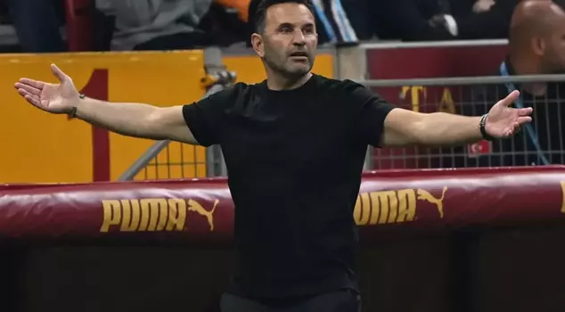 Okan Buruk's reaction to the referee.