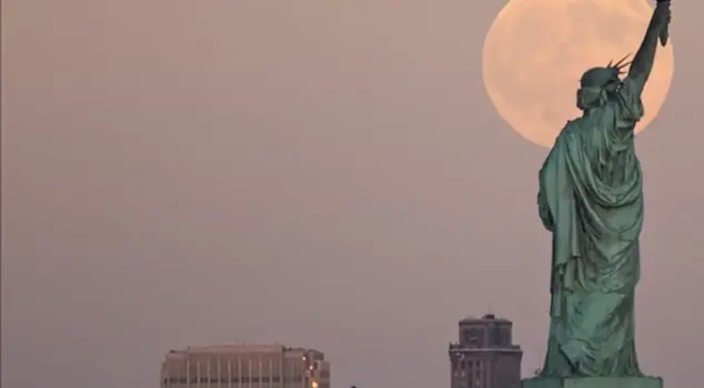 The Harvest Moon was seen like this in the USA.