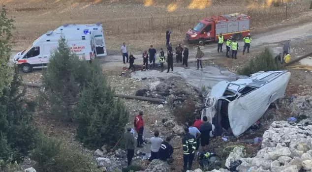 A minibus rolled into a ditch in Mersin: 5 dead.
