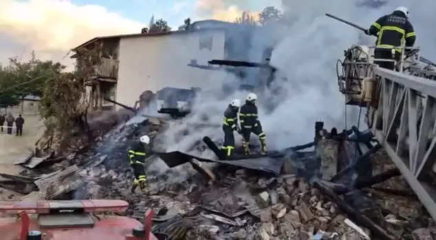 The house that caught fire collapsed, and two disabled siblings lost their lives.