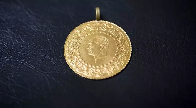 The quarter gold coin has earned its investor 425 lira within the time frame of the hour.