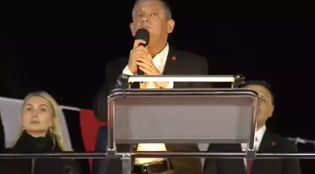 The leader of the CHP, Özgür Özel, announced that they have removed EspressoLab from their boycott list.