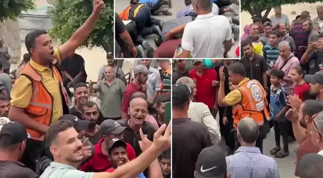 Palestinians who received the news of the ceasefire performed a prostration of gratitude.