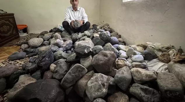 Despite those who called it 'a pointless endeavor,' he didn't give up and collected hundreds of stones in his home! Look at what he is searching for.
