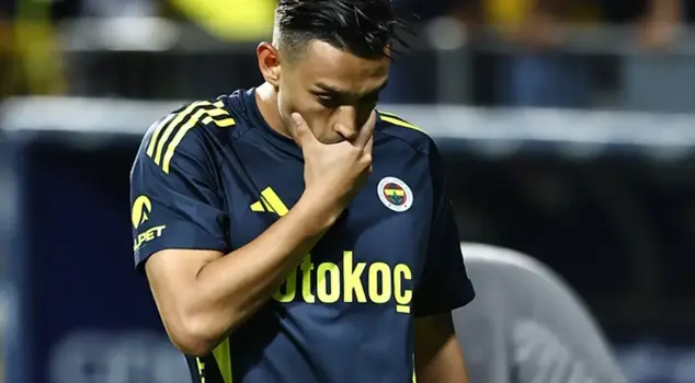Two players have been suspended from the squad at Fenerbahçe.
