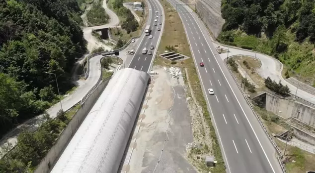 The Bolu Mountain Tunnel will be closed to traffic for 5 hours every day.