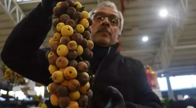 It grows every two years and is consumed when it rots! The price per kilogram is 300 lira.