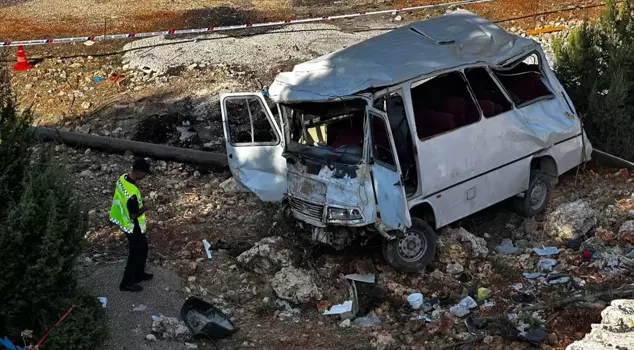 In the accident involving a minibus transporting agricultural workers in Mersin, the death toll has risen to 7.