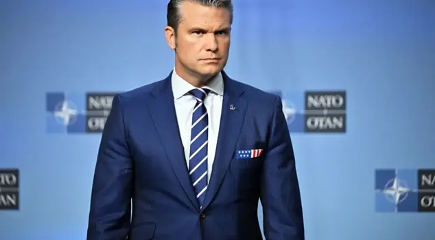 The plane of U.S. Secretary of Defense Hegseth made an emergency landing in England.