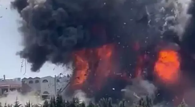 Explosion in an apartment in Bucharest: 3 dead, 13 injured.