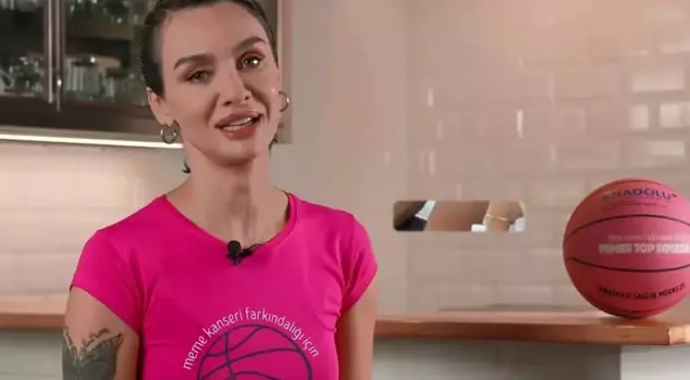 Birce Akalay learned the test result during the match.