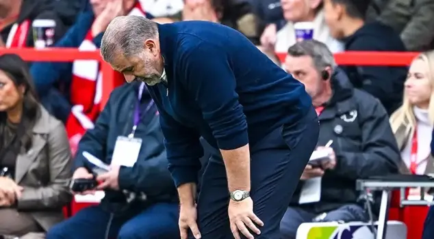 Famous coach in shock! He lost the match and was sent off 19 minutes later.