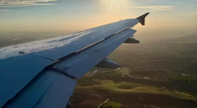 A passenger plane made an emergency landing in the United States.
