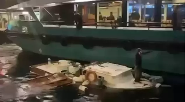 A passenger ferry collided with a fishing boat in Üsküdar.