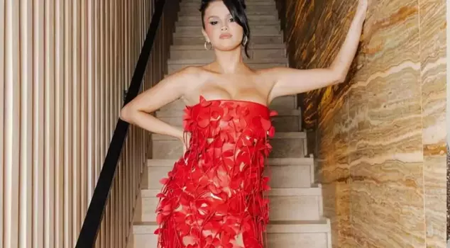 Selena Gomez, who has exaggerated her aesthetics, has been compared to folk singer Ceylan in her latest appearance.