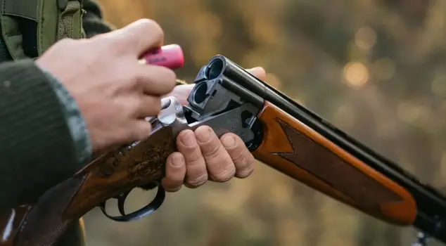 The father hunting ducks accidentally killed his 16-year-old son.