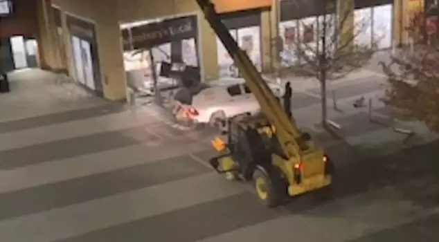 Thieves stole an ATM using a telehandler!