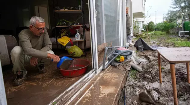 The downpour turned into a flood, and citizens experienced a nightmare: everywhere is under mud and sludge.