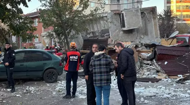 The old state of the collapsed building in Gebze has emerged.