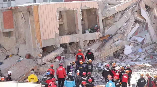 In the building that collapsed in Gebze, the lifeless body of one person has been found.