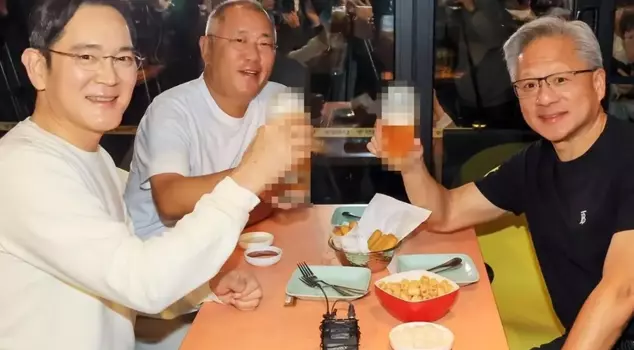 The CEOs of Samsung, Hyundai, and Nvidia at the same table.