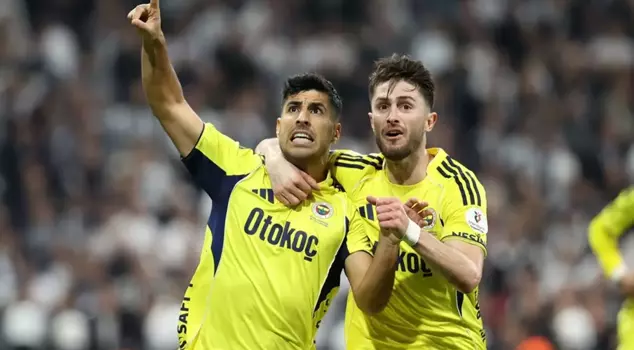 In a historic derby that saw 5 goals and 2 red cards, Fenerbahçe came back from 2-0 down to defeat Beşiktaş.