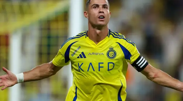 Ronaldo secured the victory in the 90+15th minute, and his goal celebration became a sensation.