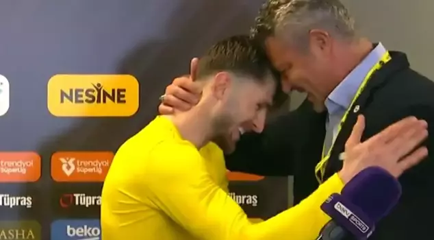 A surprise from Sadettin Saran to İsmail Yüksek.