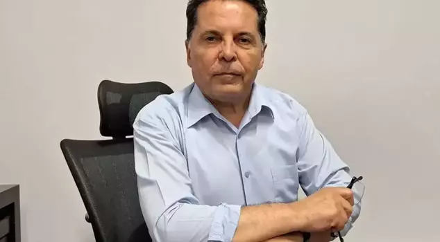 Decision of non-prosecution for Ahmet Özer regarding the charge of 'accepting bribes'.