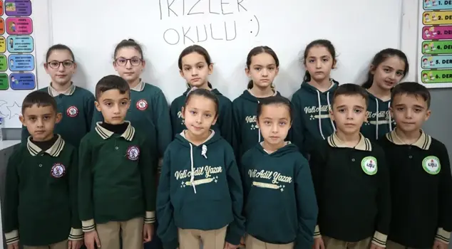 There is nothing like it! 21 sets of twins are studying at the same school.