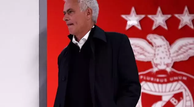 Mourinho's troubles with referees are never-ending! He erupted after the defeat.