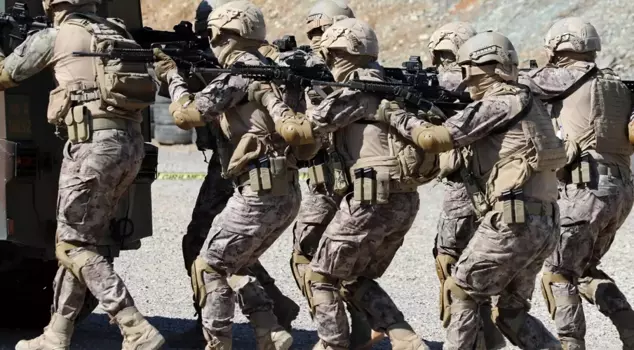 Special operations conducted a raid! 13 members of the mafia leader were captured.