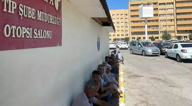 The neighbors' fight ended in bloodshed: 1 dead, 3 injured.