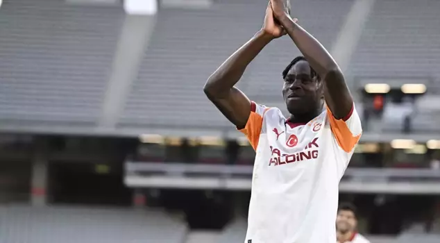 A surprise contender for Singo from the Premier League.