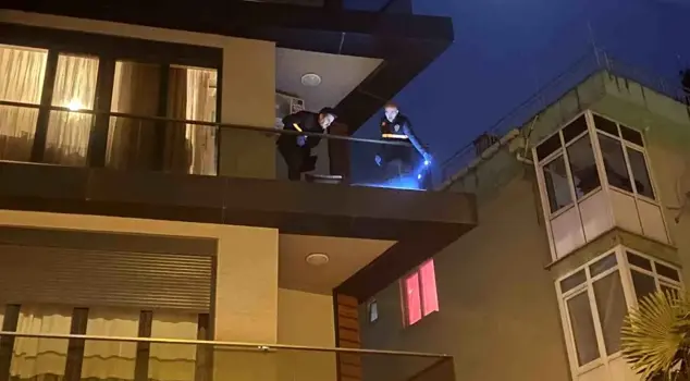 A man who fell from a balcony in Istanbul has lost his life.