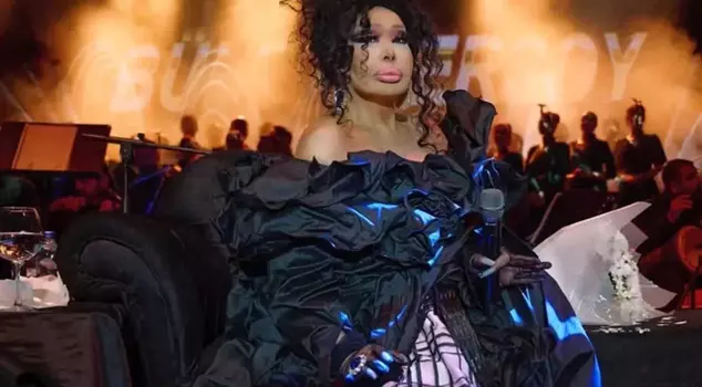 Special attention to Bülent Ersoy! Moments when she was being fed were captured on camera.