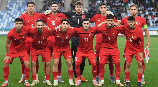 منتخب تركيا لكرة القدم سيواجه أوكرانيا في إسطنبول، وتذاكر المباراة مجانية.