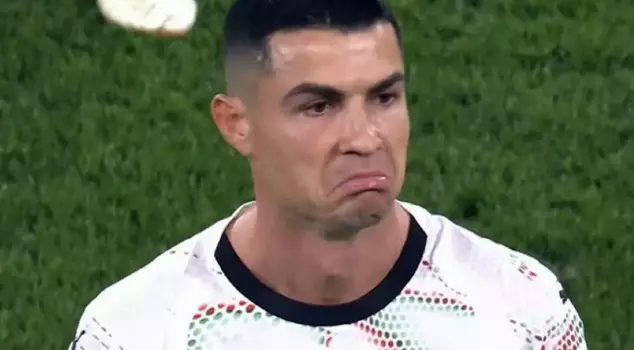 He was taken aback! Ronaldo received a historic red card.