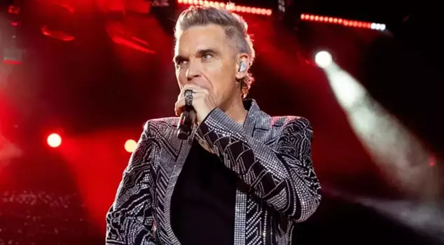 Worrying statement from Robbie Williams: My vision is deteriorating rapidly.