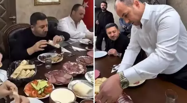 The mayor has a response to this breakfast table.