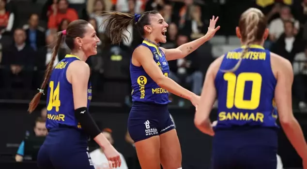 The victory in the derby belongs to Fenerbahçe.