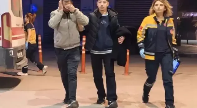 The bottle didn't stay as it was, it fell, and its ear broke off.