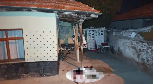 A 16-year-old youth in Konya stabbed and killed his father.