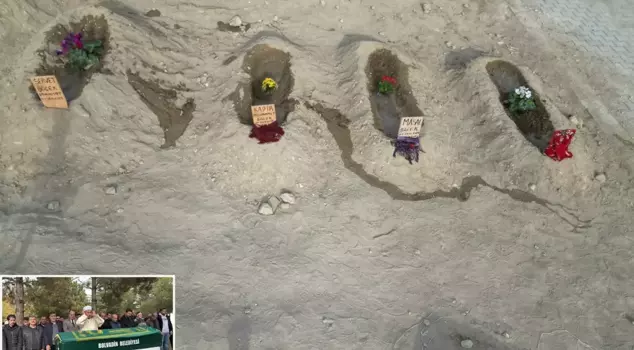 This image is unbearable! Servet Böcek was buried next to his wife and children.