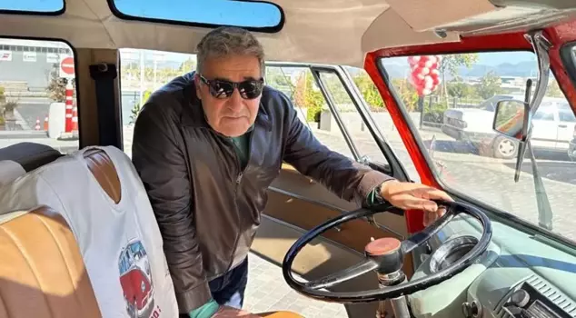 This car is only available in Turkey in ten units: Those who see it turn around and take another look.