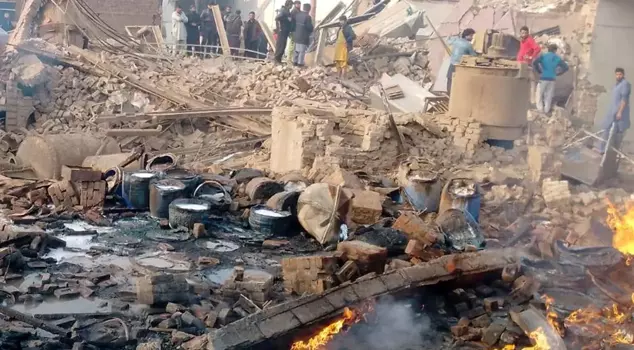 Explosion at factory in Pakistan: 18 dead, 21 injured.