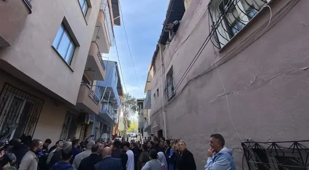 The entire neighborhood flooded into the street: A commotion broke out due to the evacuation for the Onat Tunnel construction.