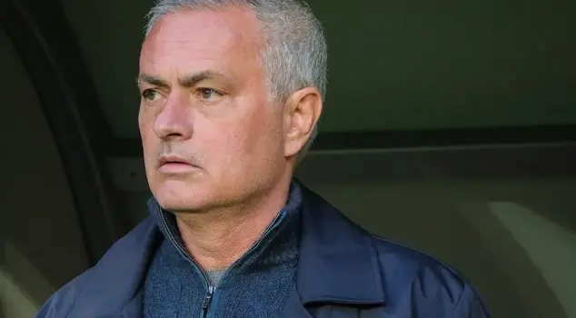 This time, Mourinho, who lashed out at his players, opened his mouth and closed his eyes.